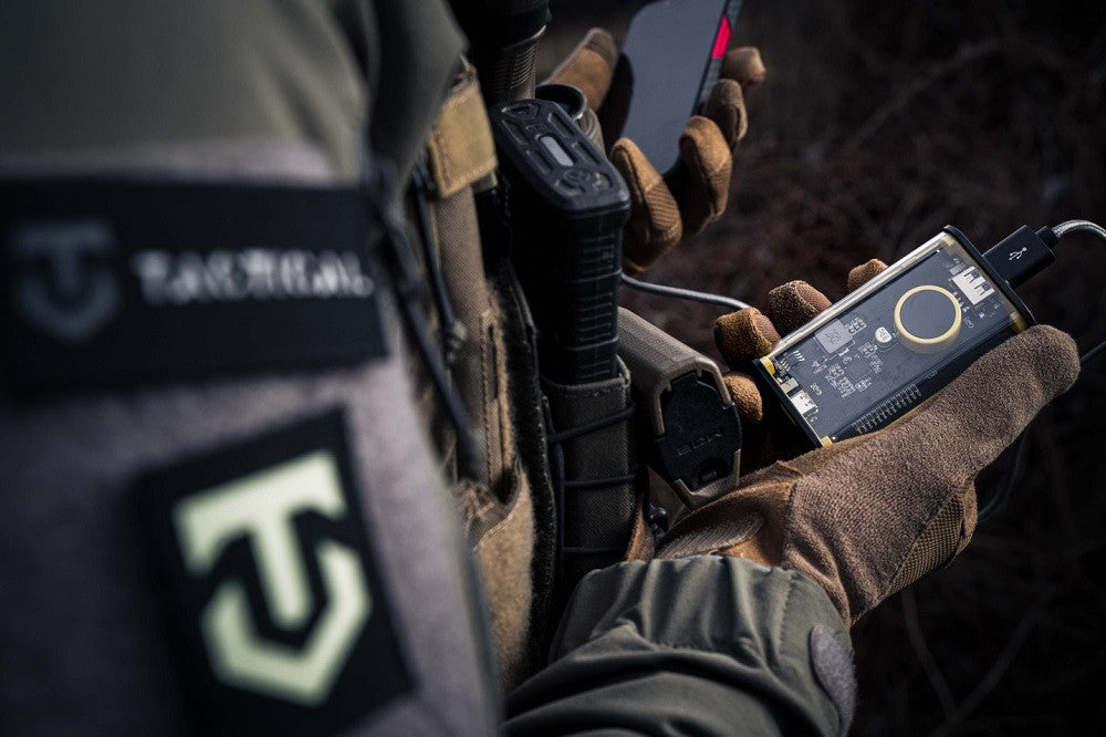 Külső akkumulátor, 9600 mAh, 22.5W, Okostelefonhoz és TabletPC-hez, USB aljzat, USB Type-C aljzat, LED kijelzővel, gyorstöltés, Tactical C4 Explosive, sárga – Power Bank a Tactical kínálatából | Domshop