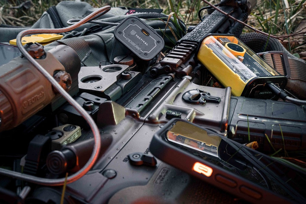 Külső akkumulátor, 9600 mAh, 22.5W, Okostelefonhoz és TabletPC-hez, USB aljzat, USB Type-C aljzat, LED kijelzővel, gyorstöltés, Tactical C4 Explosive, sárga – Power Bank a Tactical kínálatából | Domshop