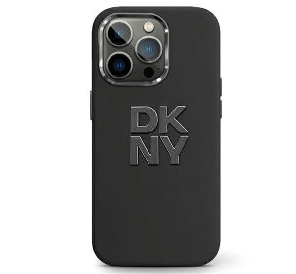 DKNY Liquid Silicone Metal Logo Apple iPhone 15 Plus / 14 Plus hátlap tok, fekete, DKHCP15MSMCBSK – iPhone 15 Plus tok a DKNY kínálatából | Domshop