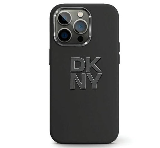 DKNY Liquid Silicone Metal Logo Apple iPhone 15 Pro Max hátlap tok, fekete, DKHCP15XSMCBSK -  iPhone 15 Pro Max tok a Domshop kínálatából