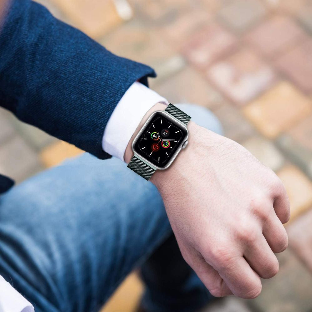 Apple Watch 4-6, SE, SE (2022) (38 / 40 mm) / Watch 7-9 (41 mm) / Watch 10 (42 mm), fém pótszíj, milánói stílus, TP MilaneseBand, ezüst – Apple Watch Fém Szíjak a Tech Protect kínálatából | Domshop